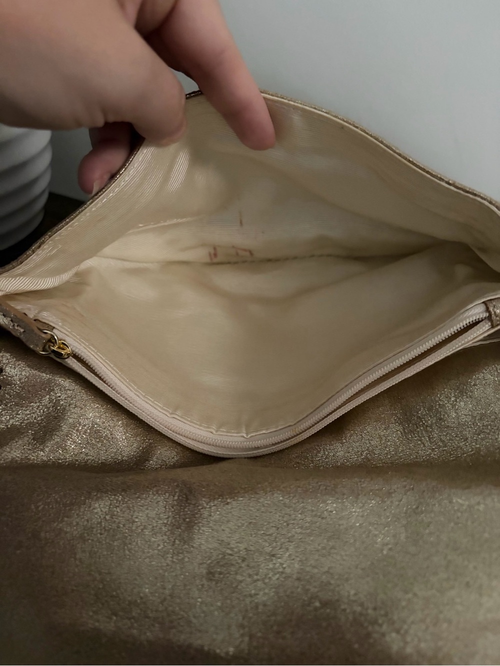 Lilly Pulitzer Gold Metallic Crush Clutch Chain Trim Bag - Picture 5 of 7